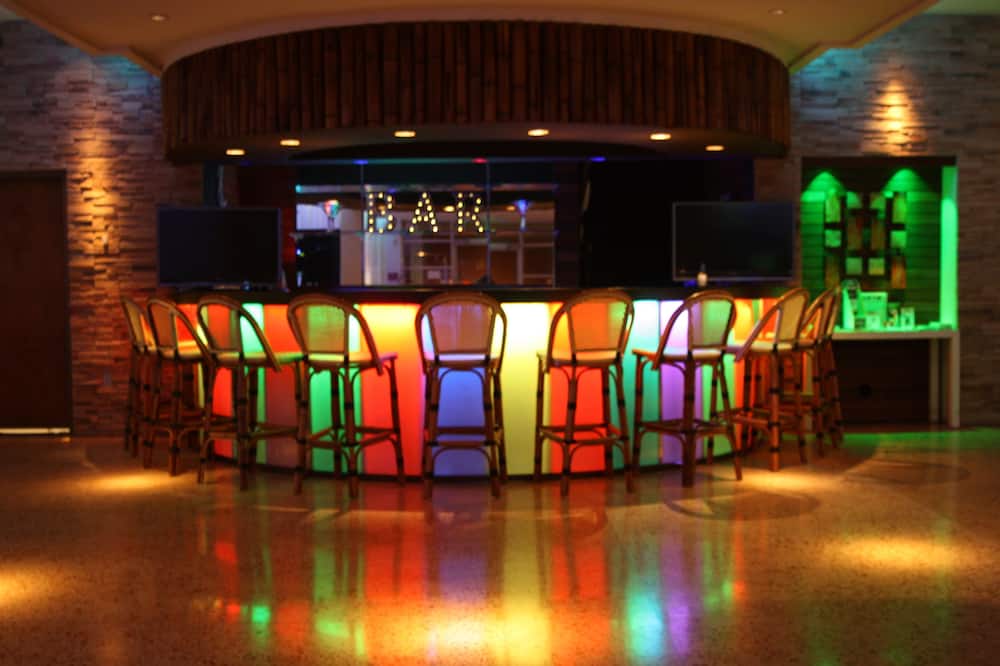 ジ エンプレス ホテル & アダルト ナイトクラブ 写真