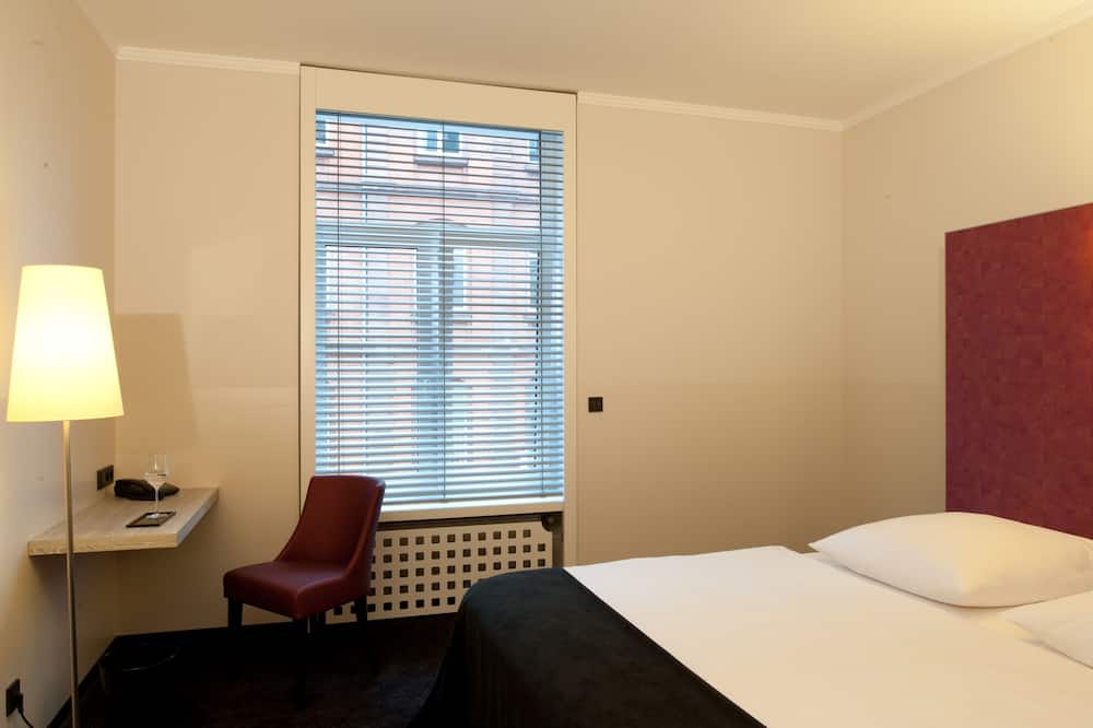 ホテル トパス 写真