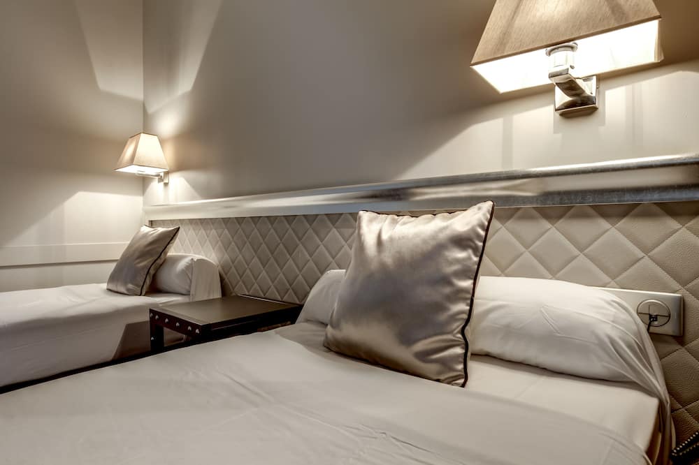 ホテル ダミアン 写真