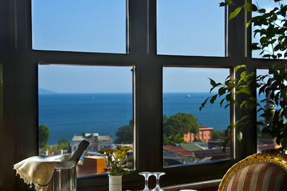 ヴァリデ スルタン コナギ 写真