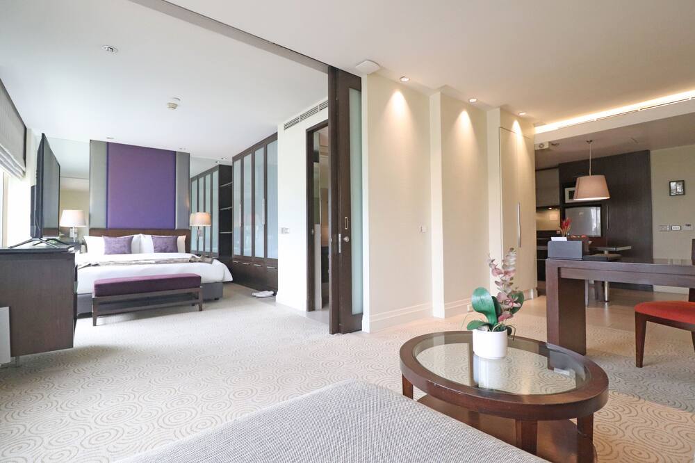 ザ クォーター サラデーン バイ UHG 写真