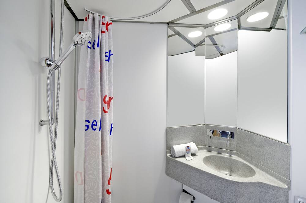 キャビン メトロ ホテル 写真