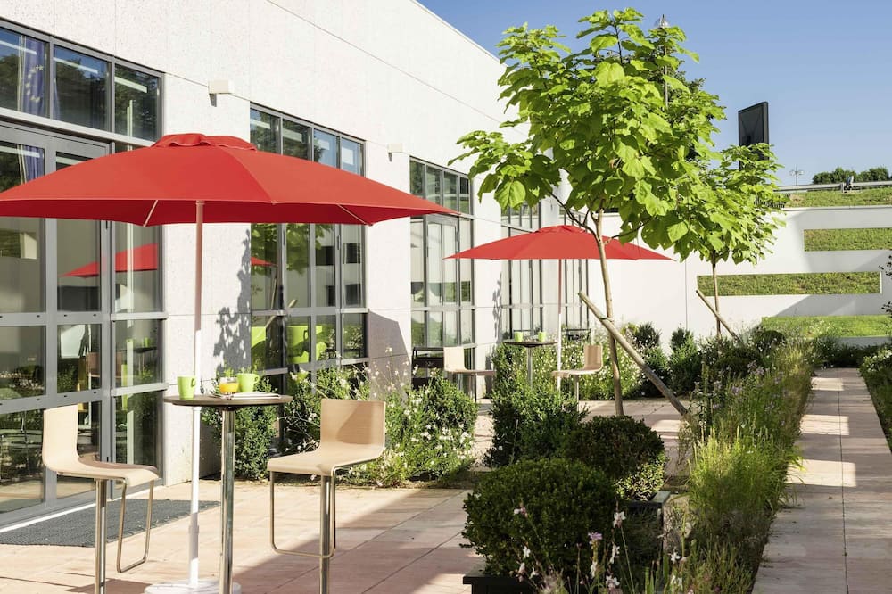 イビス パリ CDG エアポート 写真