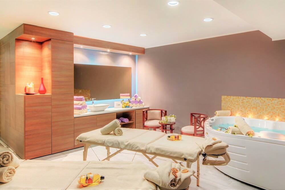 Royal Neptun Hotel 写真