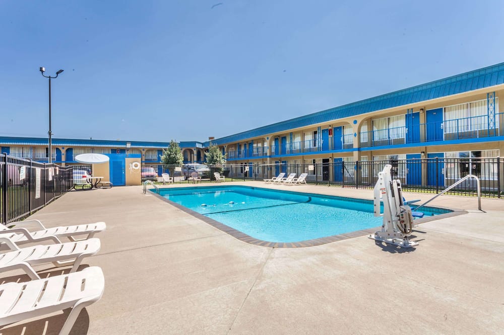 ナイツ イン マーフリーズボロ 写真