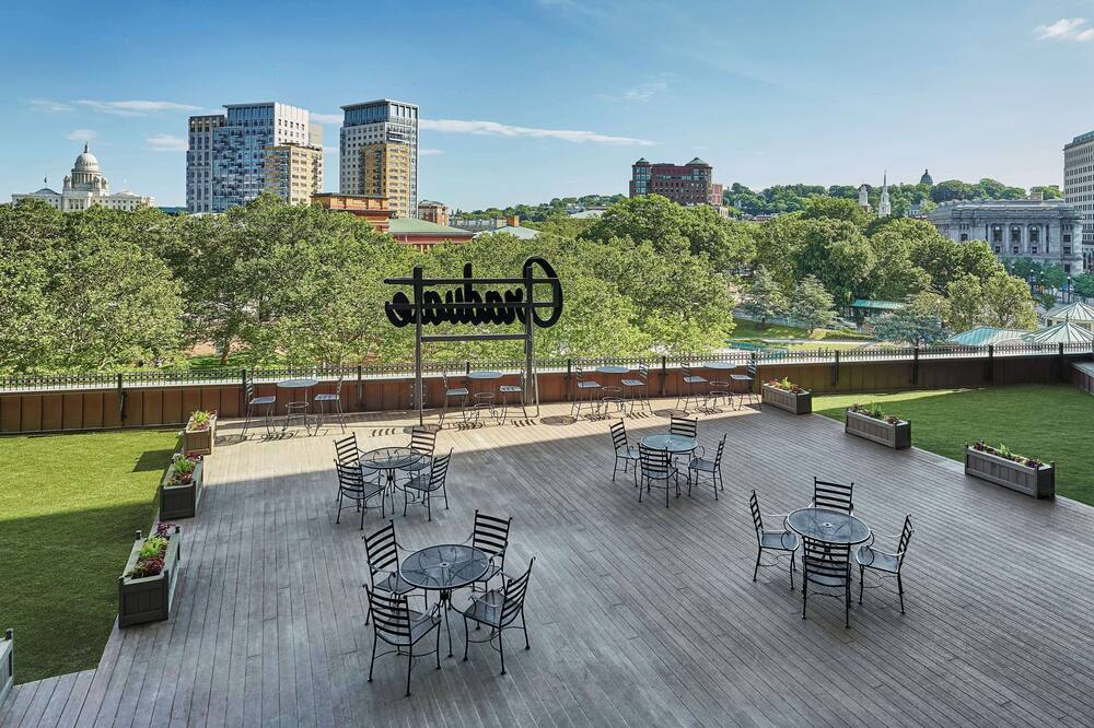 Graduate by Hilton Providence 写真