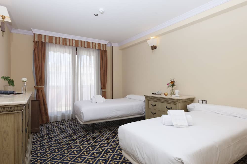 アゴラ ファン デ アウストリア 写真