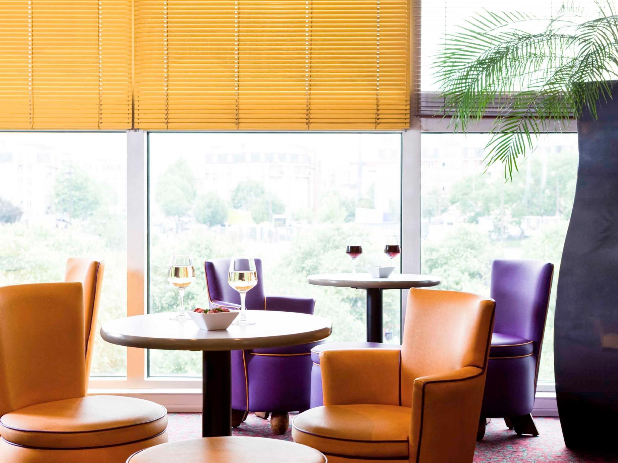 イビス パリ ポルト ドゥ モントルイユ 写真