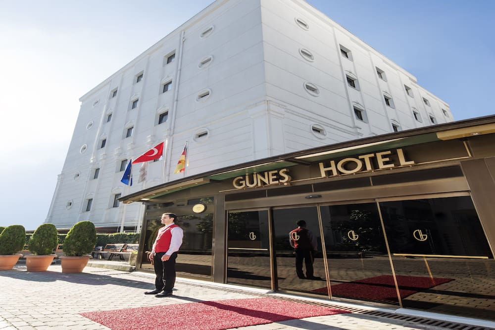 ギュネシュ ホテル メルテル 写真