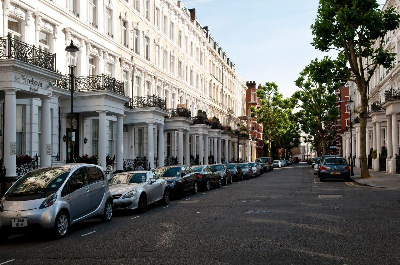 ラッシュモア ホテル 写真