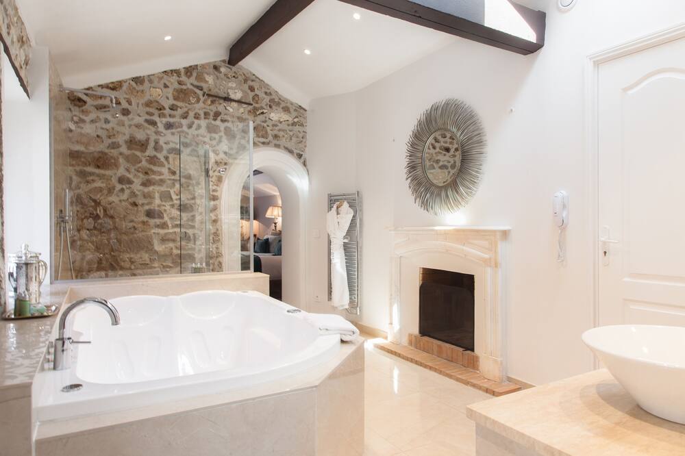 シャトー エザ 写真