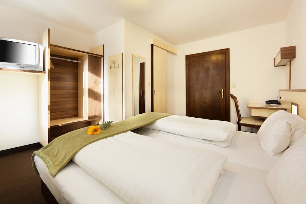 ホテル ゴールデン クローネ 写真