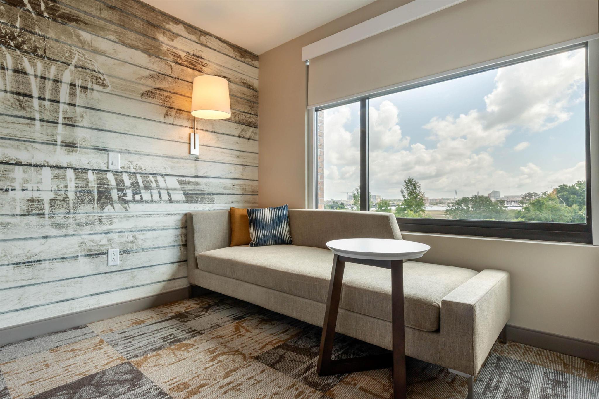 DoubleTree by Hilton Charleston Riverview 写真