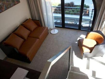 ホテル ル カフェ ド パリ 写真