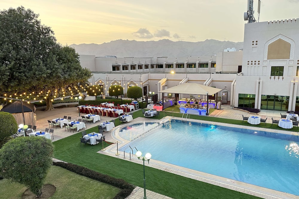 ゴールデン チューリップ ニズワ ホテル 写真