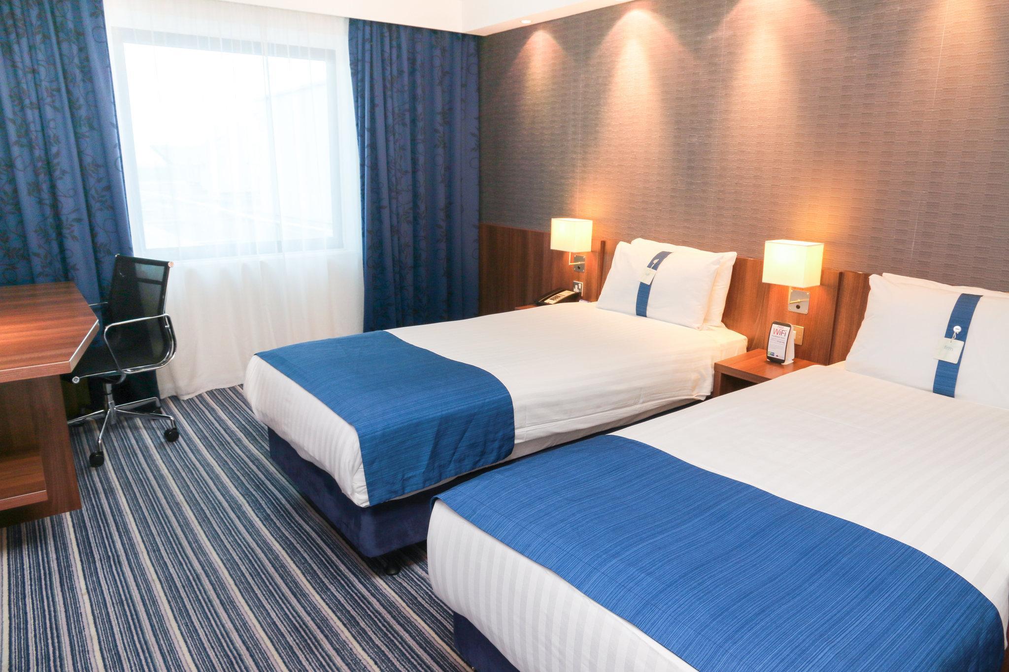 ホリデイ イン エクスプレス ロンドン ヒースロー T5 バイ IHG 写真