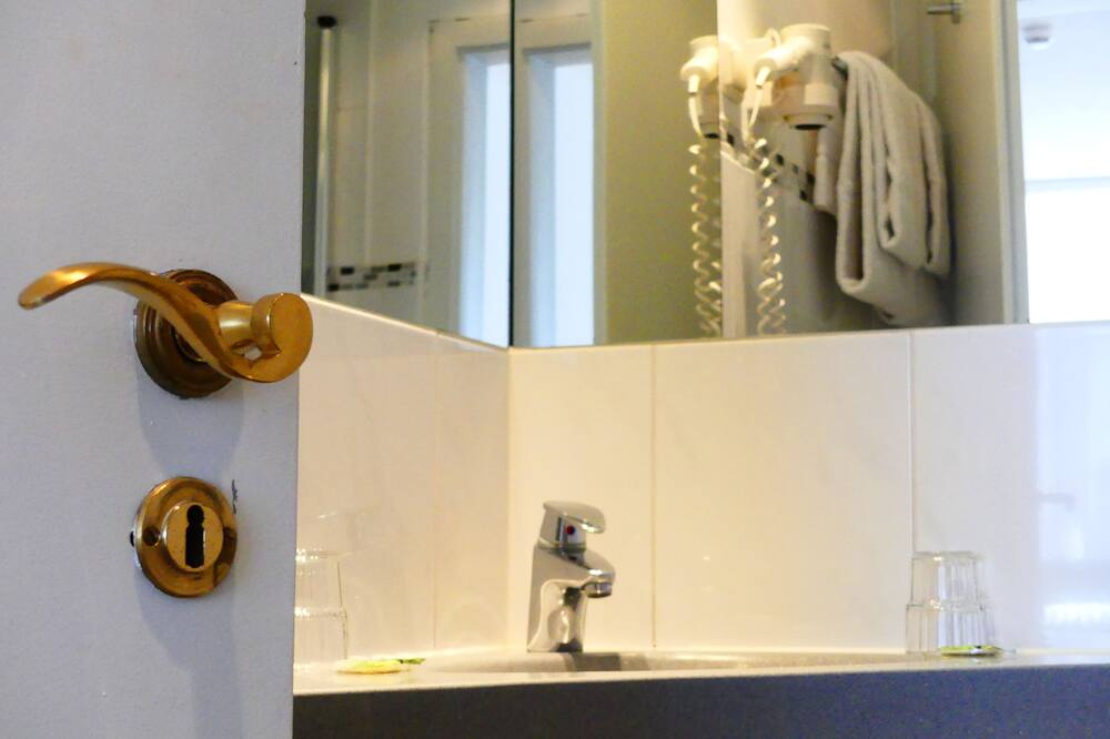 カラス ホテル アム ドム 写真