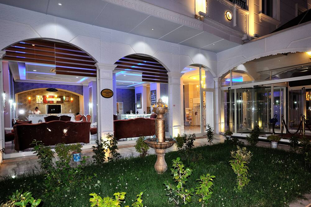 Grand Atakum Hotel 写真