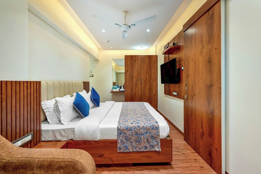 ホテル カルパナ パレス 写真