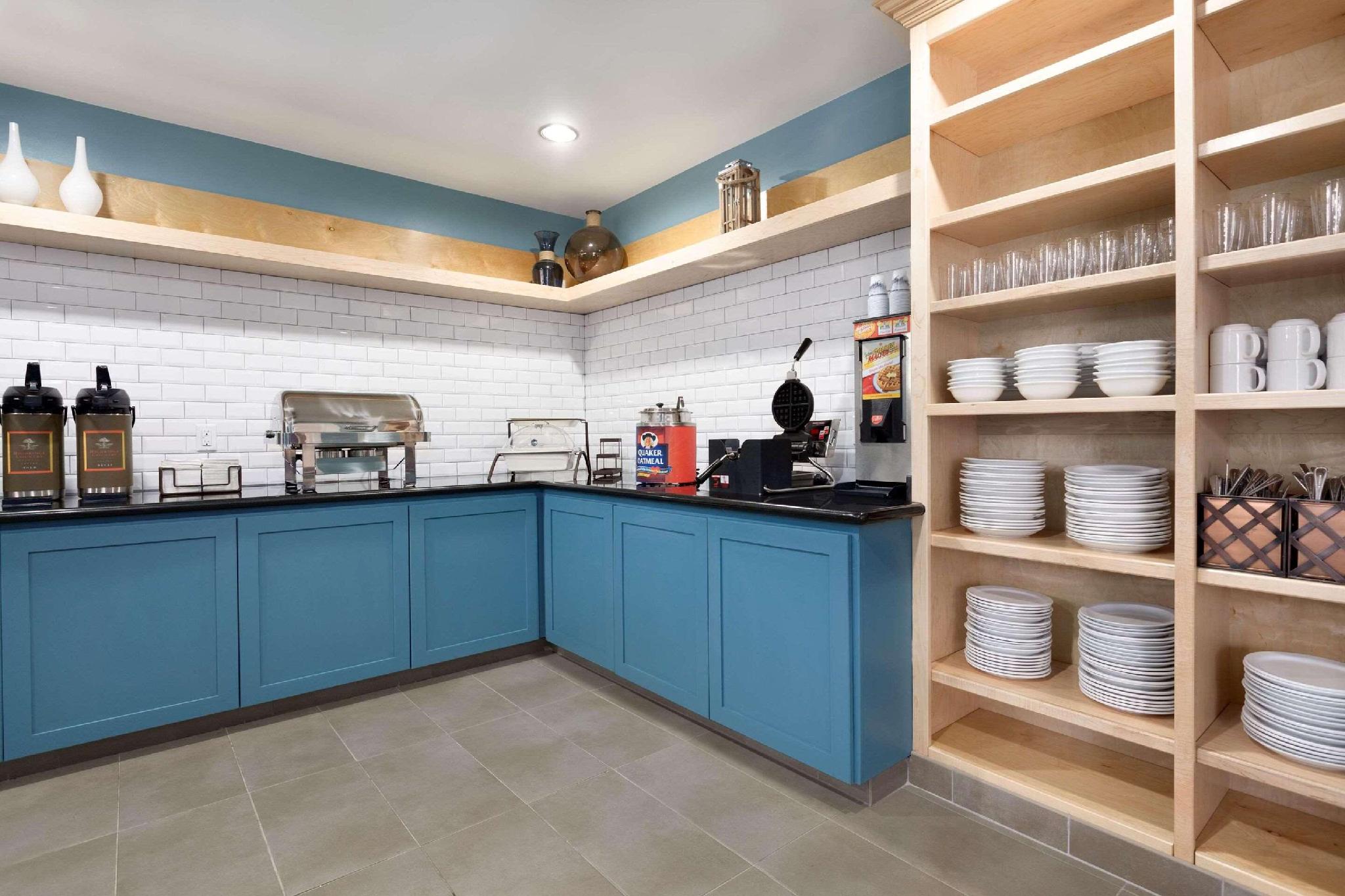 カントリー イン & スイーツ バイ ラディソン フレズノ ノース カリフォルニア 写真