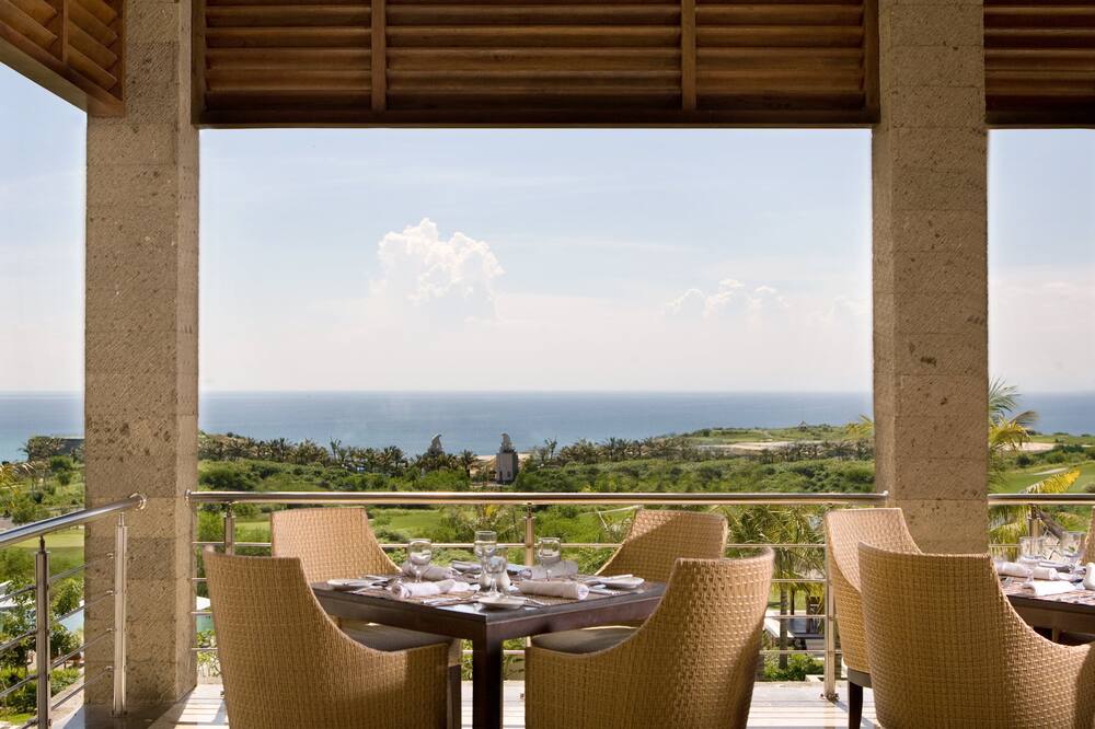 ニュー クタ ホテル バイ ロリン 写真