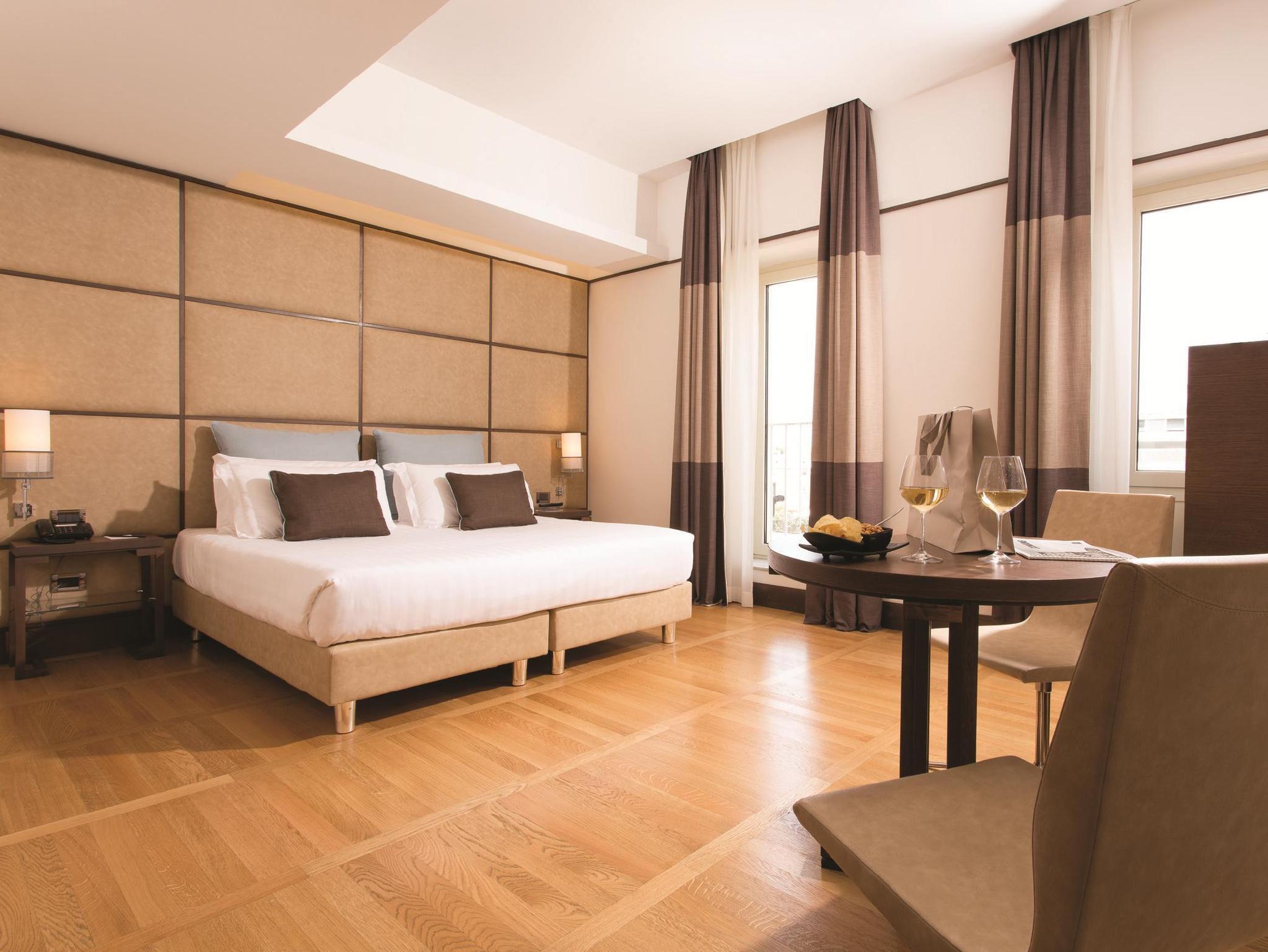 ザ インデペンデント ホテル 写真