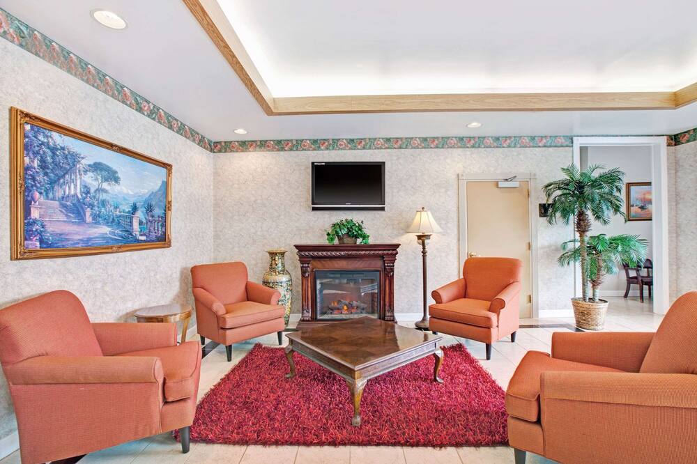 ラマダ バイ ウィンダム フレミントン 写真