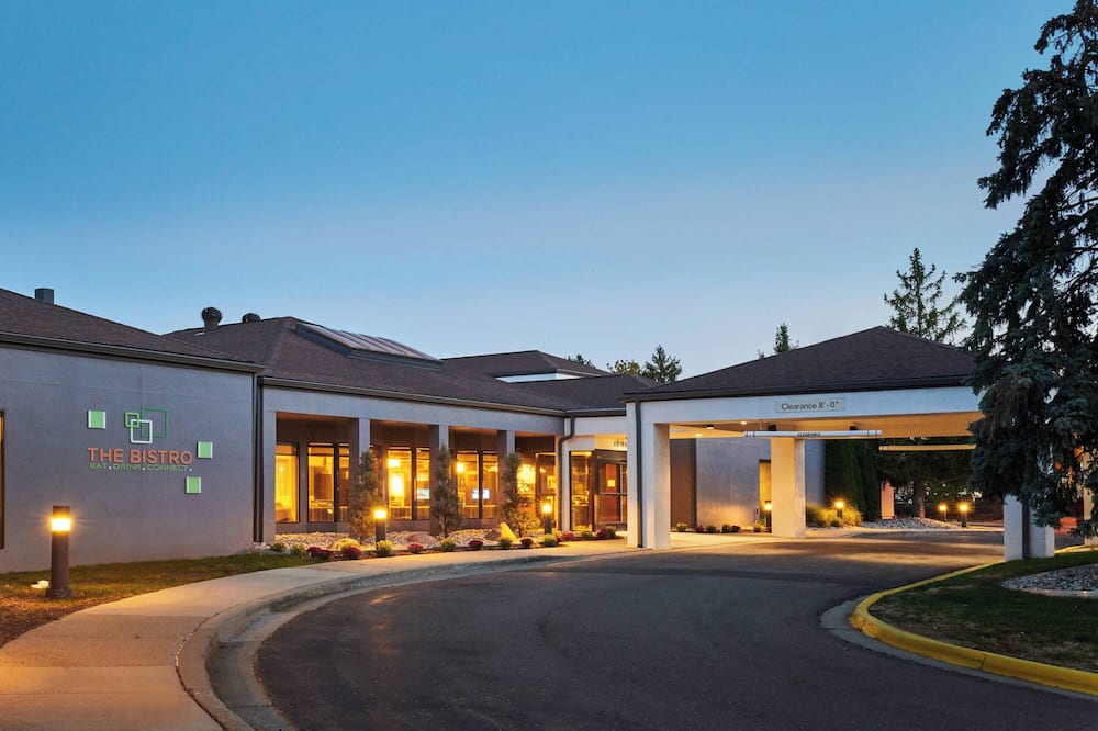 Courtyard by Marriott Detroit Warren 写真