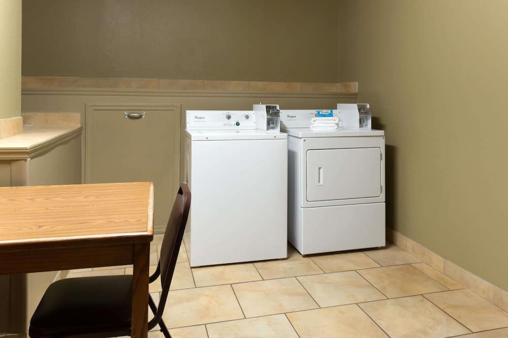 スーパー 8 バイ ウィンダム ラドクリフ フォート ノックス エリア 写真