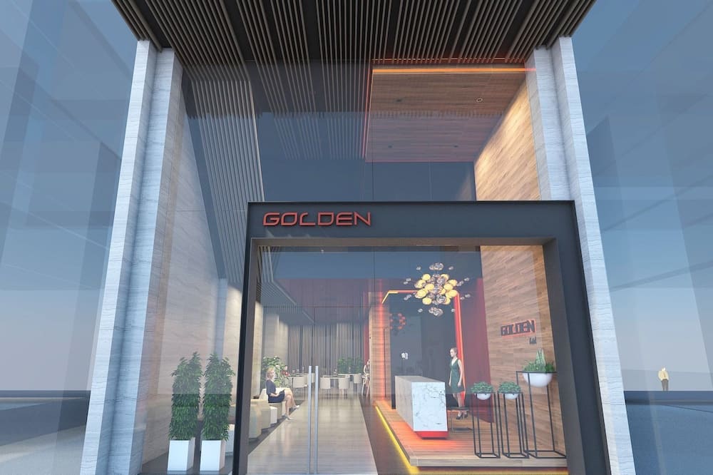 ゴールデン ホテル 写真