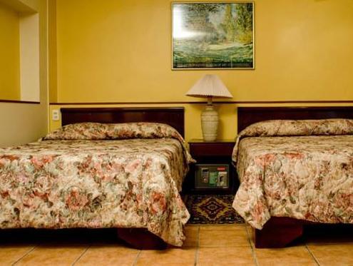 Hotel Puerta del Sol 写真