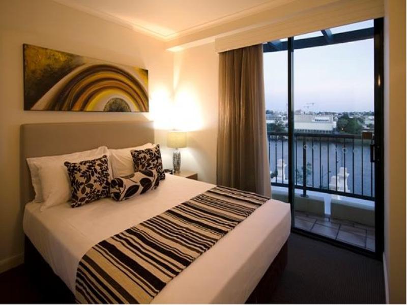 セントラル コスモ アパートメンツ 写真