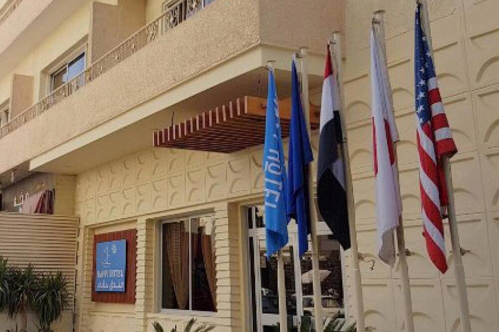 ハピ ホテル 写真