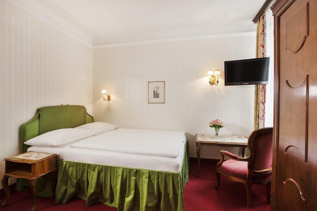 ホテル ペンション スザンネ 写真