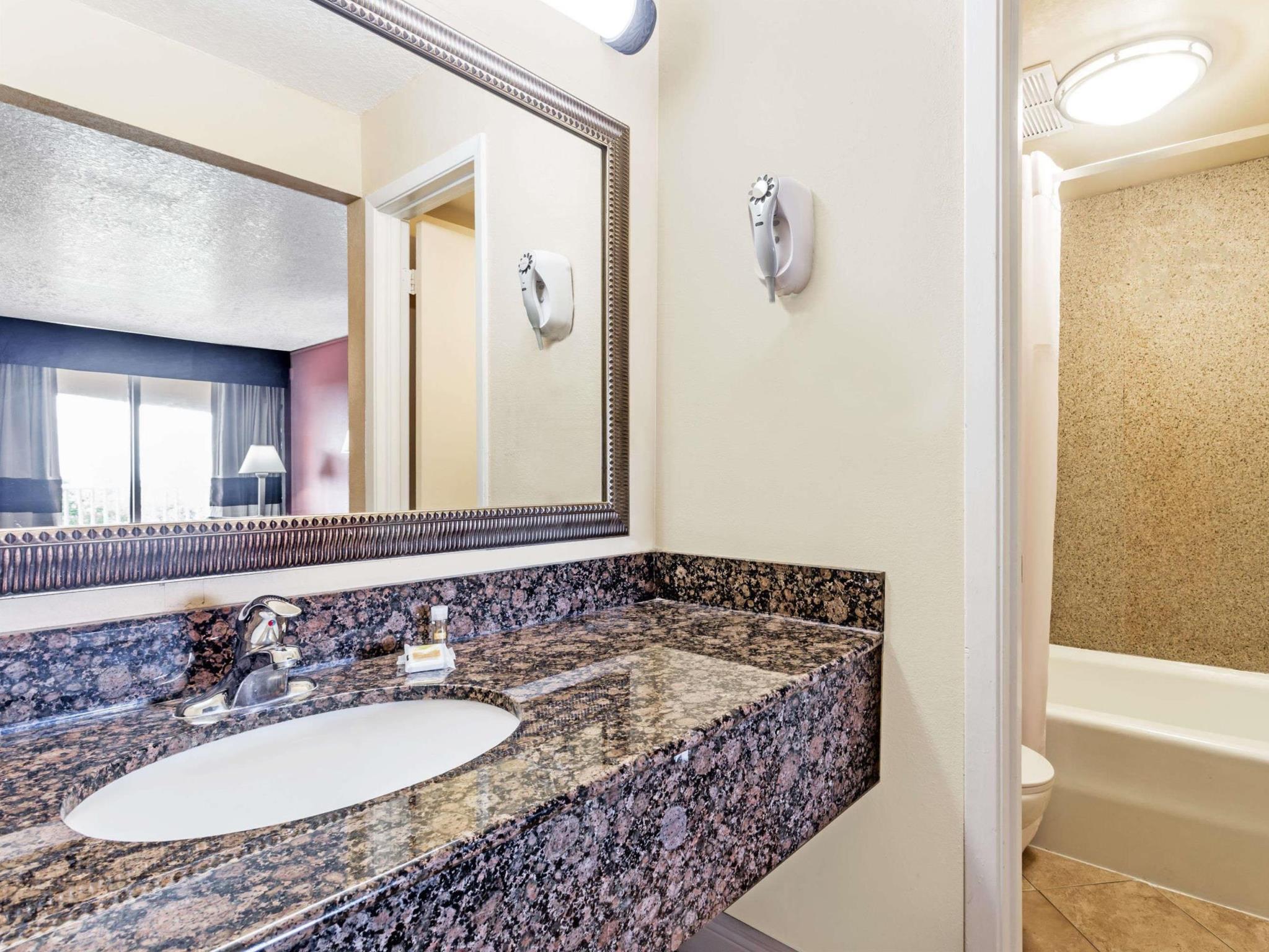 デイズ イン バイ ウィンダム フォート ローダデール - オークランド パーク エアポート ノース 写真