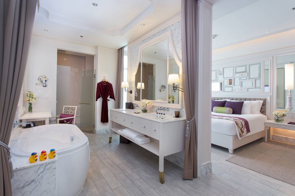 ユー サトーン バンコク 写真