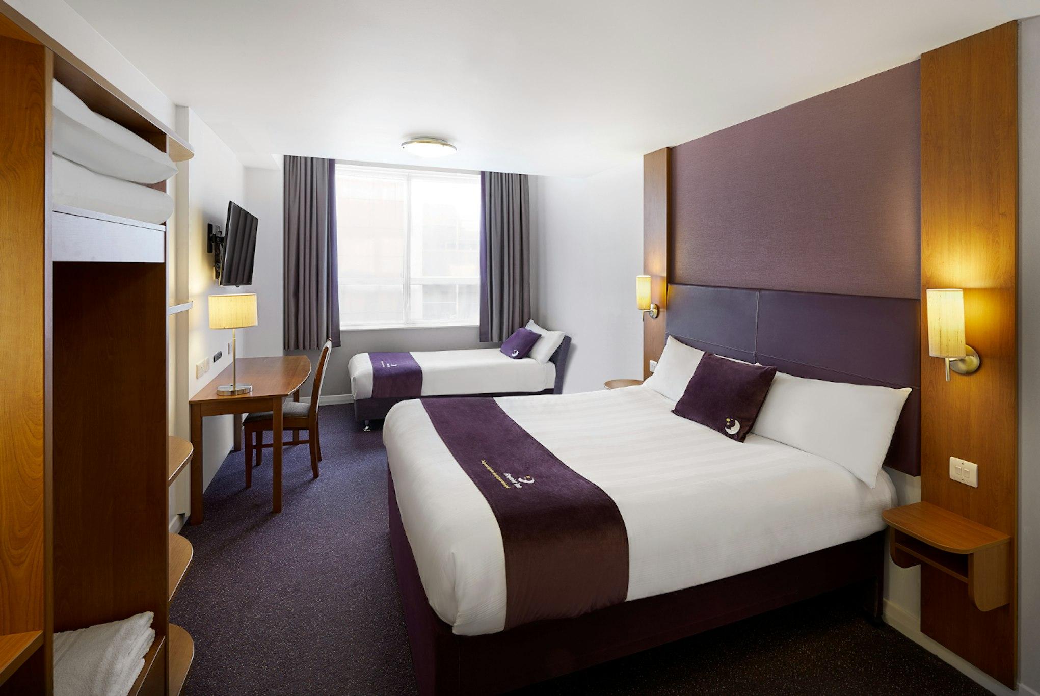Premier Inn Yeovil Airfield 写真
