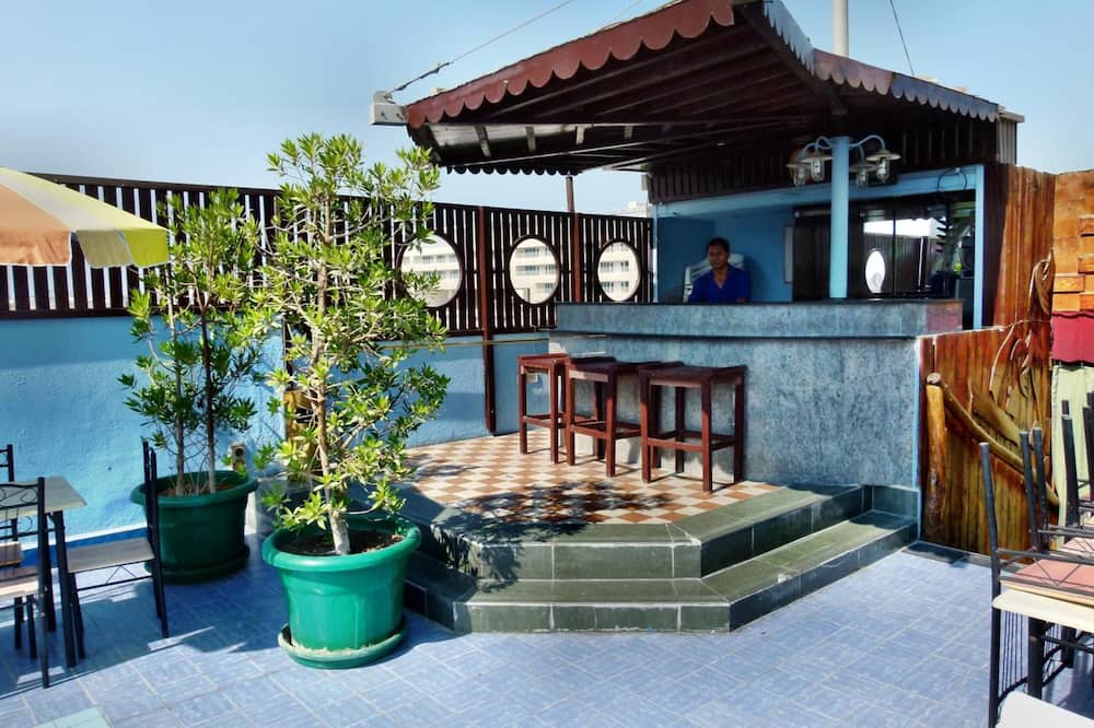 ナイト アーマー ホテル 写真