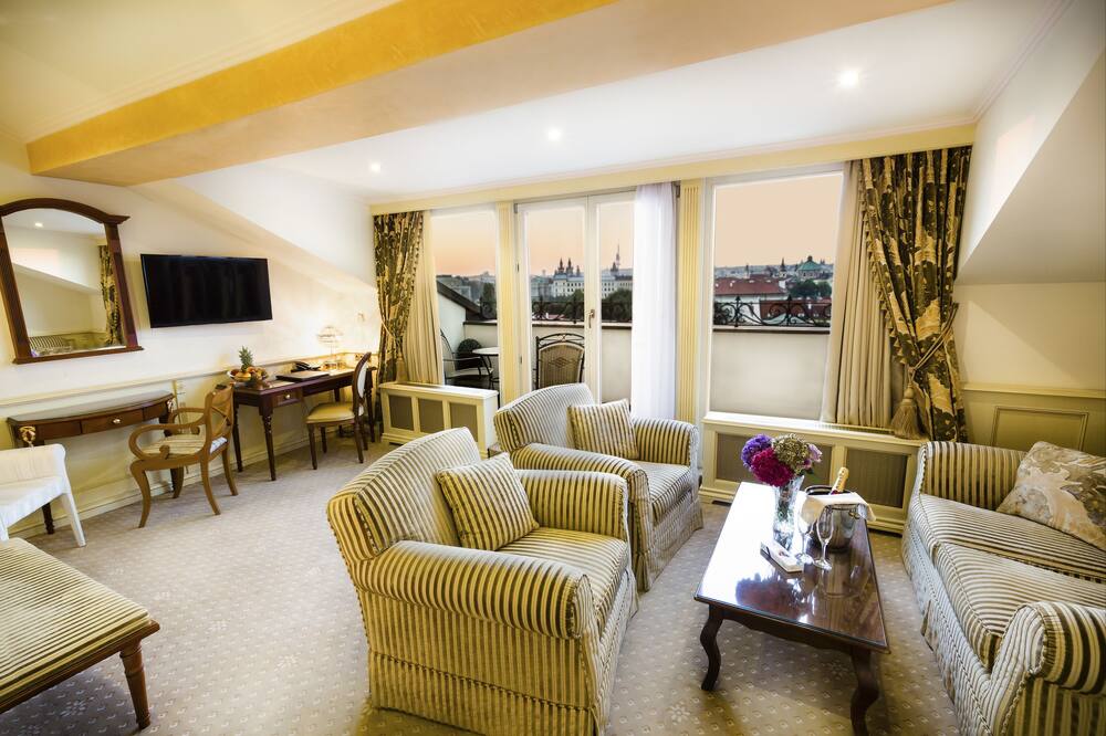 ラグジュアリー ファミリー ホテル ロイヤル パレス 写真