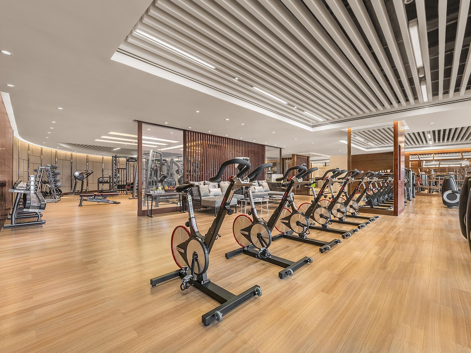 エドサ シャングリラ マニラ 写真