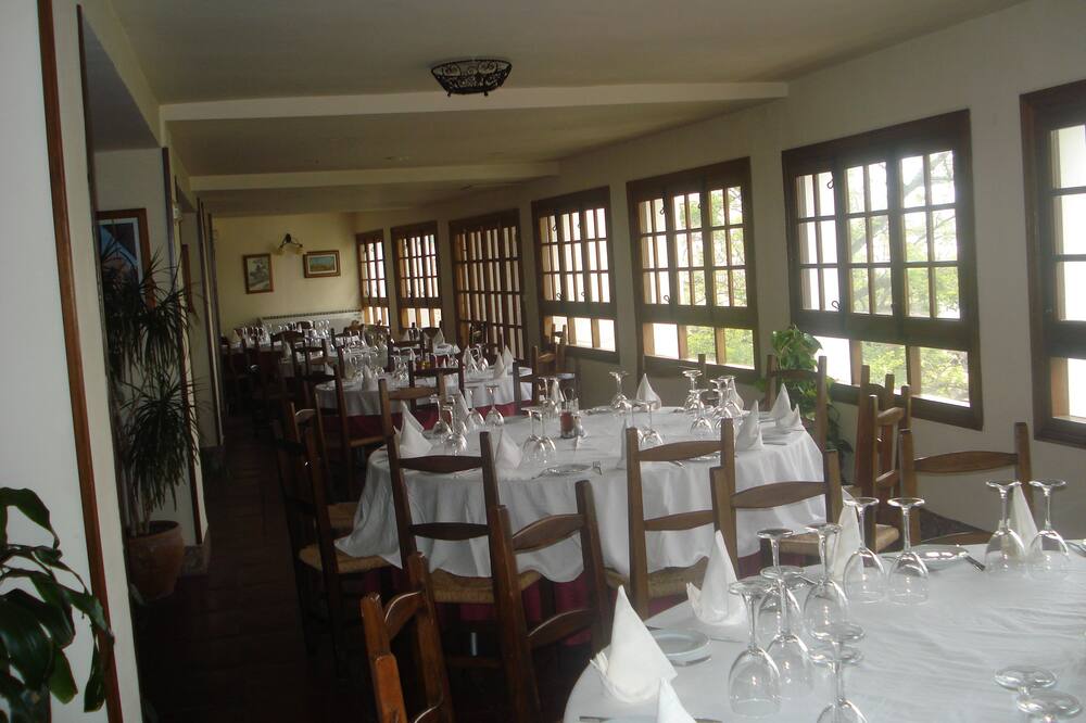 ホテル ドン ミゲル 写真