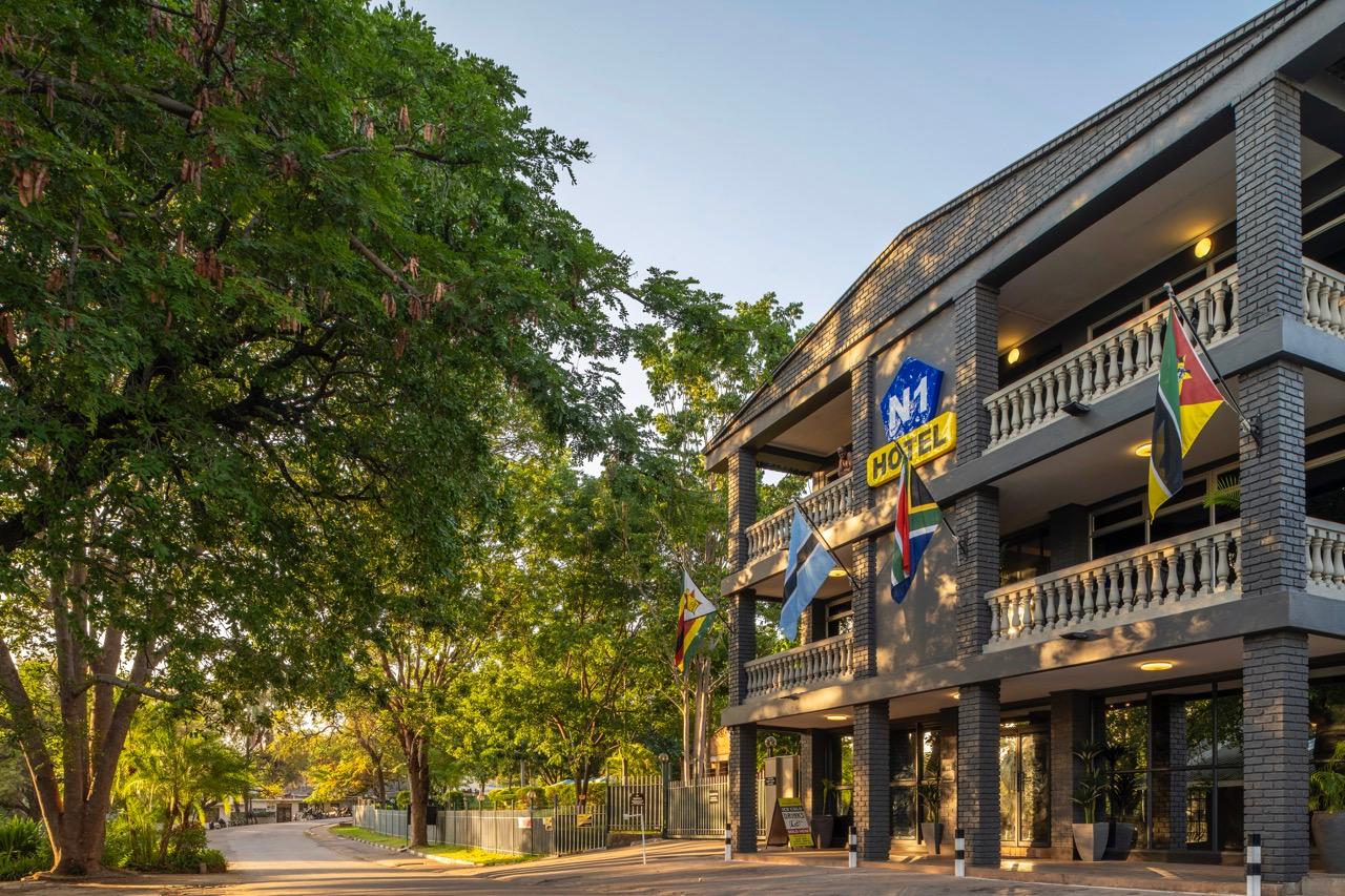 ザ N1 ホテル & キャンプサイト ビクトリア フォールズ 写真