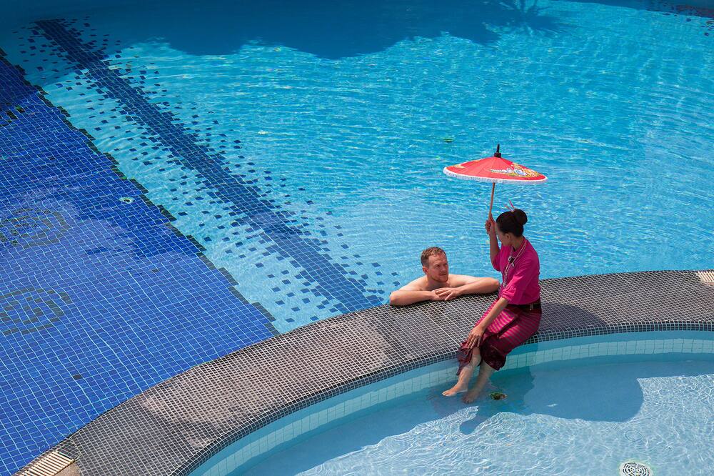 ボッソテル チェンマイ ホテル 写真