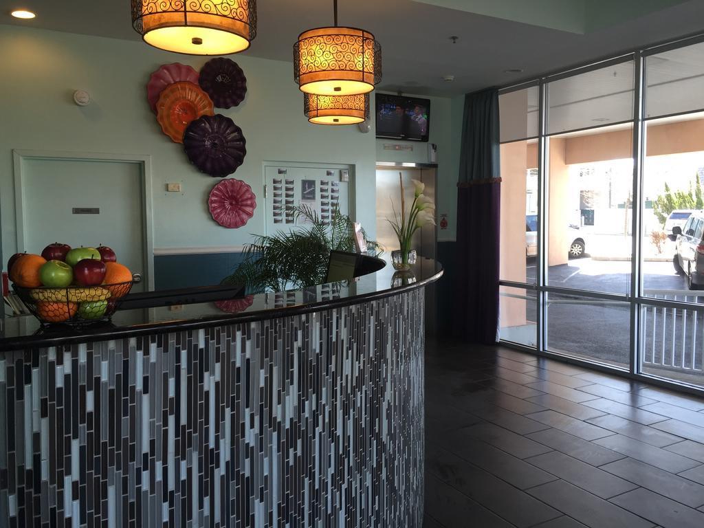 ホテル モンテ カルロ 写真