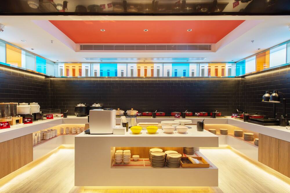 ibis Jiaodong Airport EMU Town Store 写真