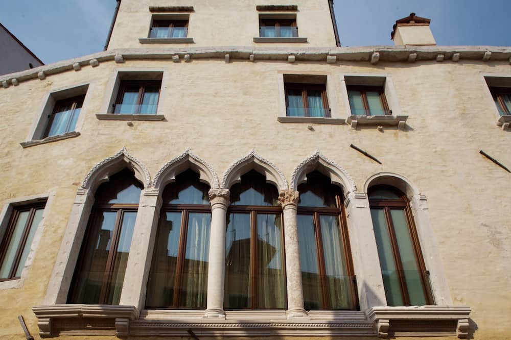 ホテル カ ズスト 写真