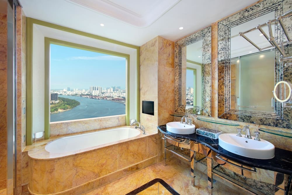 ザ レベリー サイゴン 写真