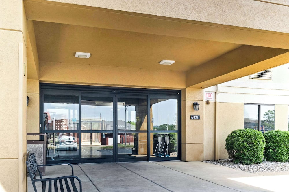 コンフォート イン エバンズビル イースト 写真