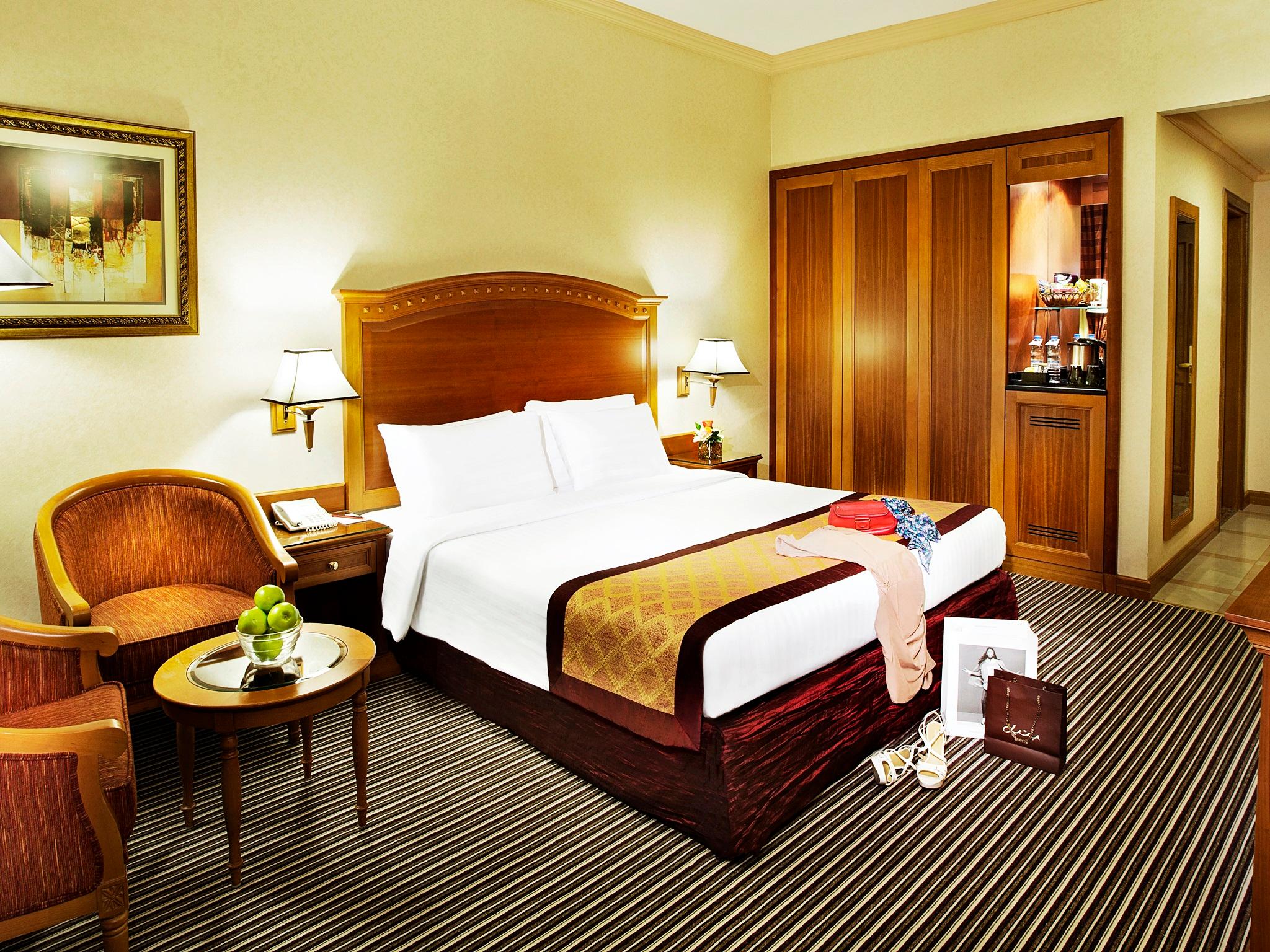 アベニュー ホテル 写真