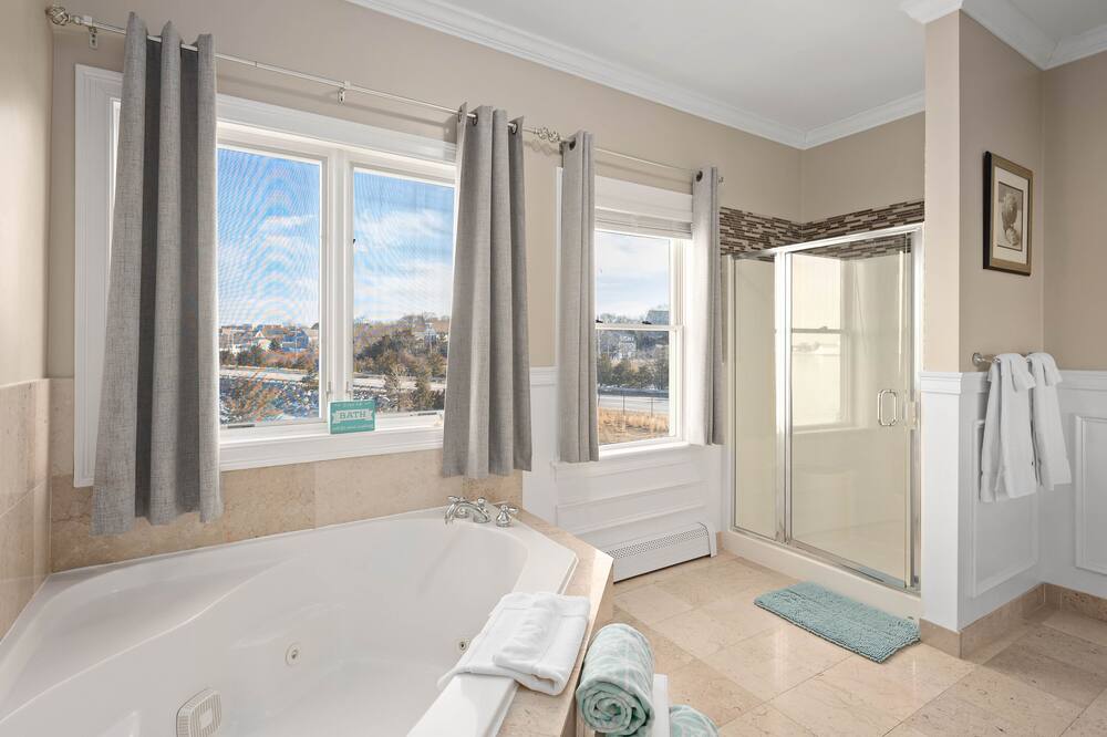 The Beacon Luxury Waterfront Inn 写真